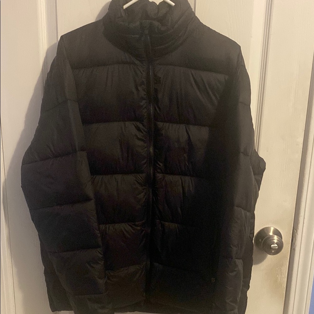 Black Puffer Jacket with High Collar and Quilted Design
